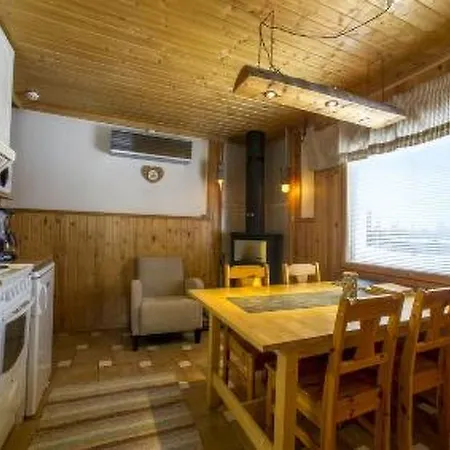 Holiday home Holiday Yllaksen Yopuu Pajula